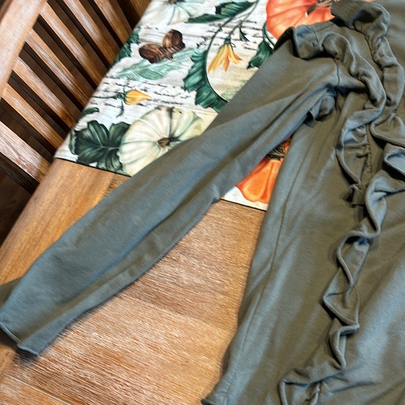 Ruffled sweatshirt - Picture 5 of 5